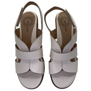 Brioso Ivory Slip On Leather Sandals Women's Size 8